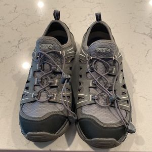 Keen ladies hiking shoes